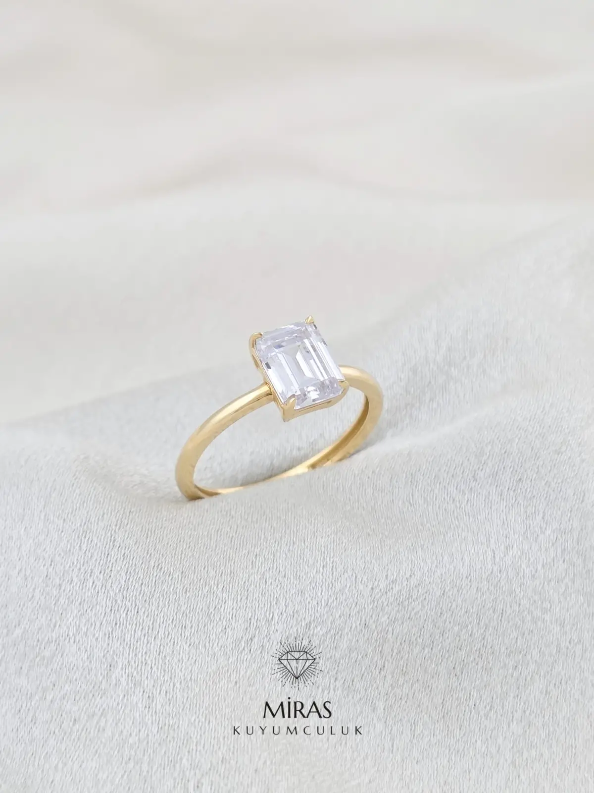 14 Ayar Altın - Baget 1.0 ct efektli Tektaş Yüzük - K14YZK197