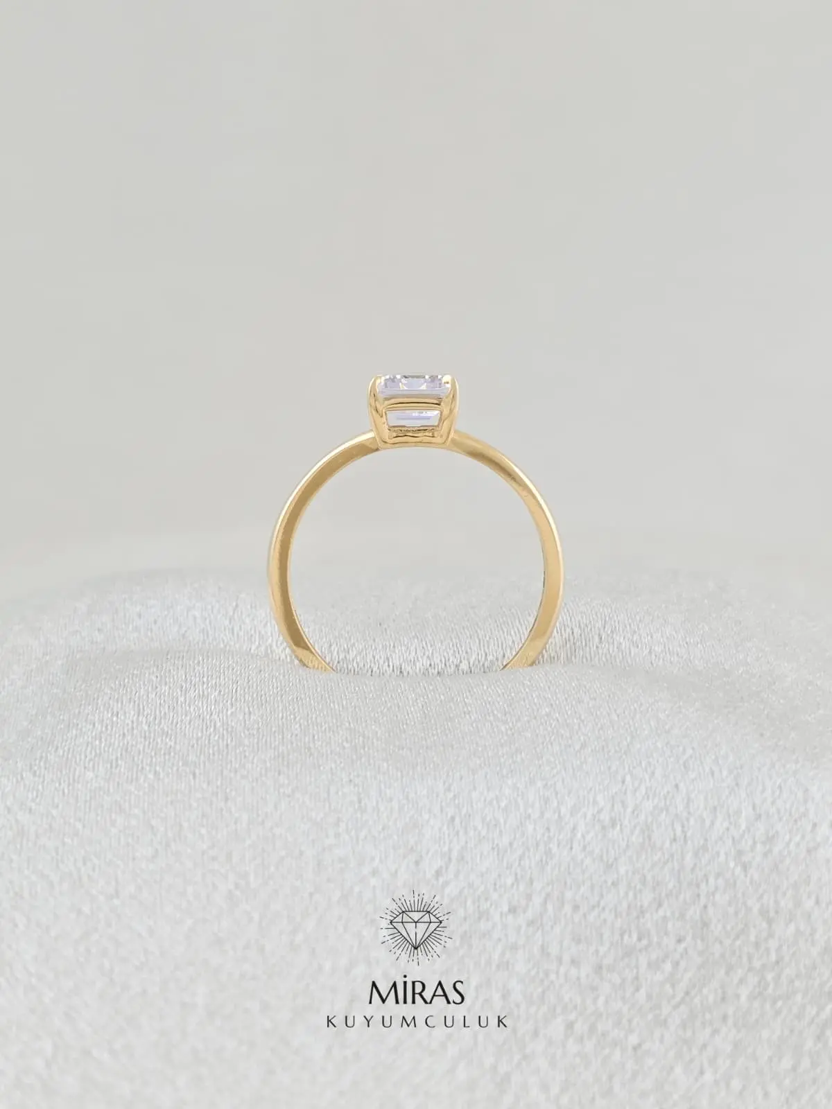 14 Ayar Altın - Baget 1.0 ct efektli Tektaş Yüzük - K14YZK197